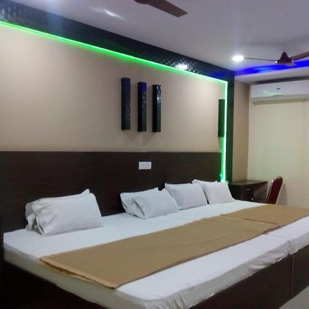 Divya Lodge Hyderabad Exterior photo