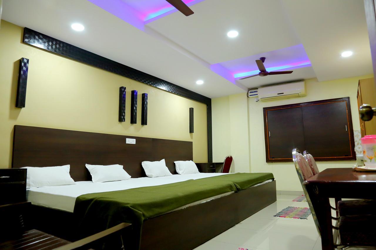 Divya Lodge Hyderabad Exterior photo
