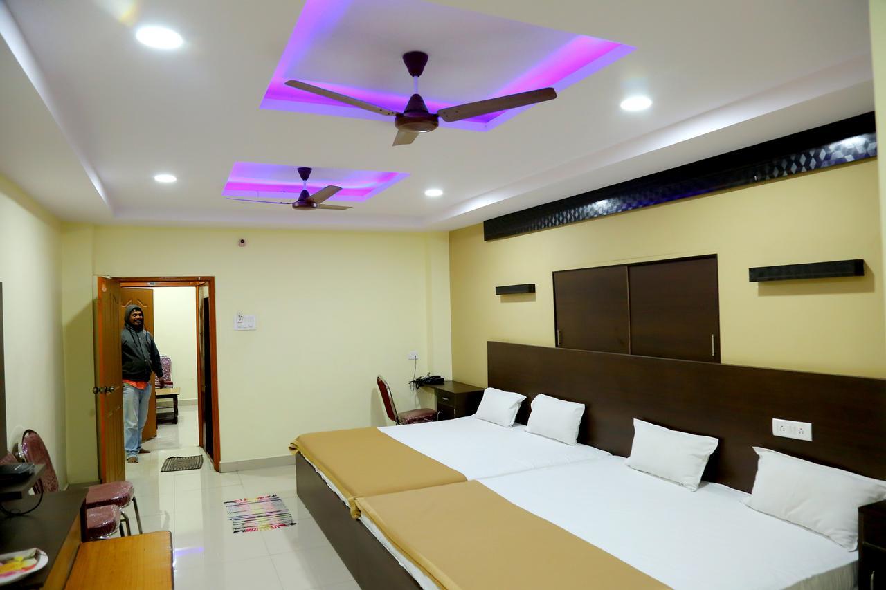 Divya Lodge Hyderabad Exterior photo