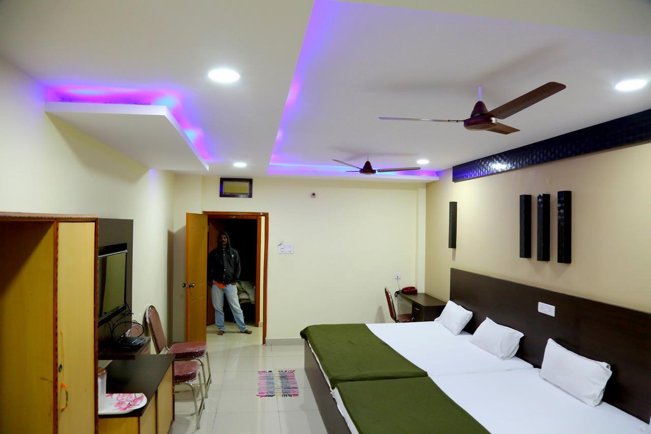 Divya Lodge Hyderabad Exterior photo