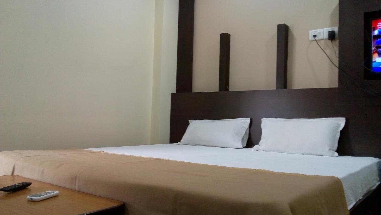 Divya Lodge Hyderabad Exterior photo